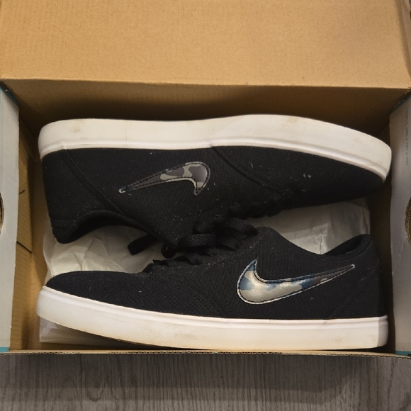 Nike Other - Nike SB Check Canvas GS Camo Check